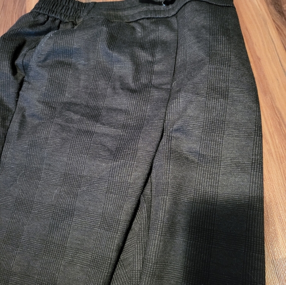 Gray Patterned Reitmans the modern stretch pants - Picture 3 of 5